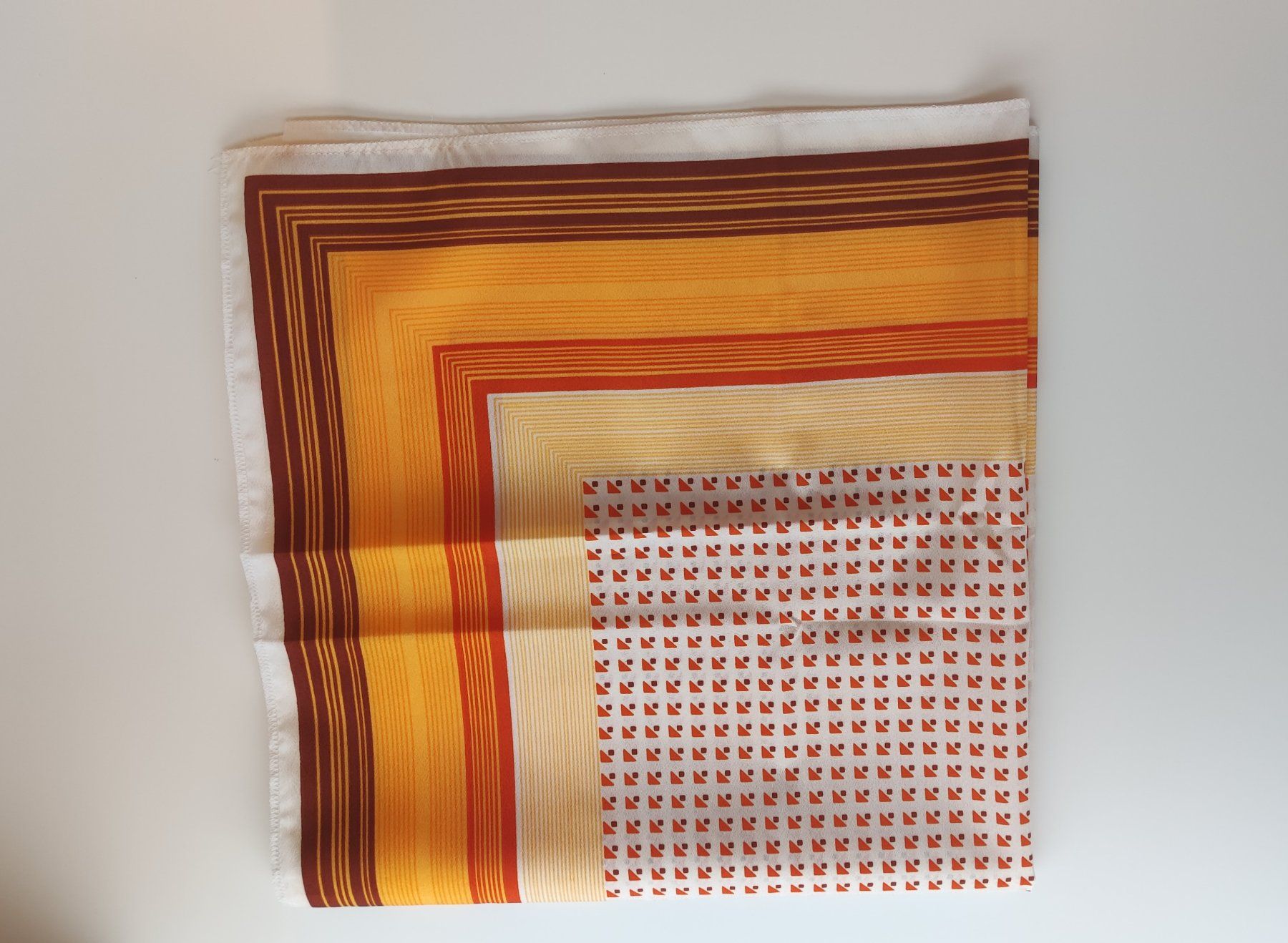 Foulards, Tücher & Schals: Foulard 70's – Gebraucht aus Zug von LindaManga