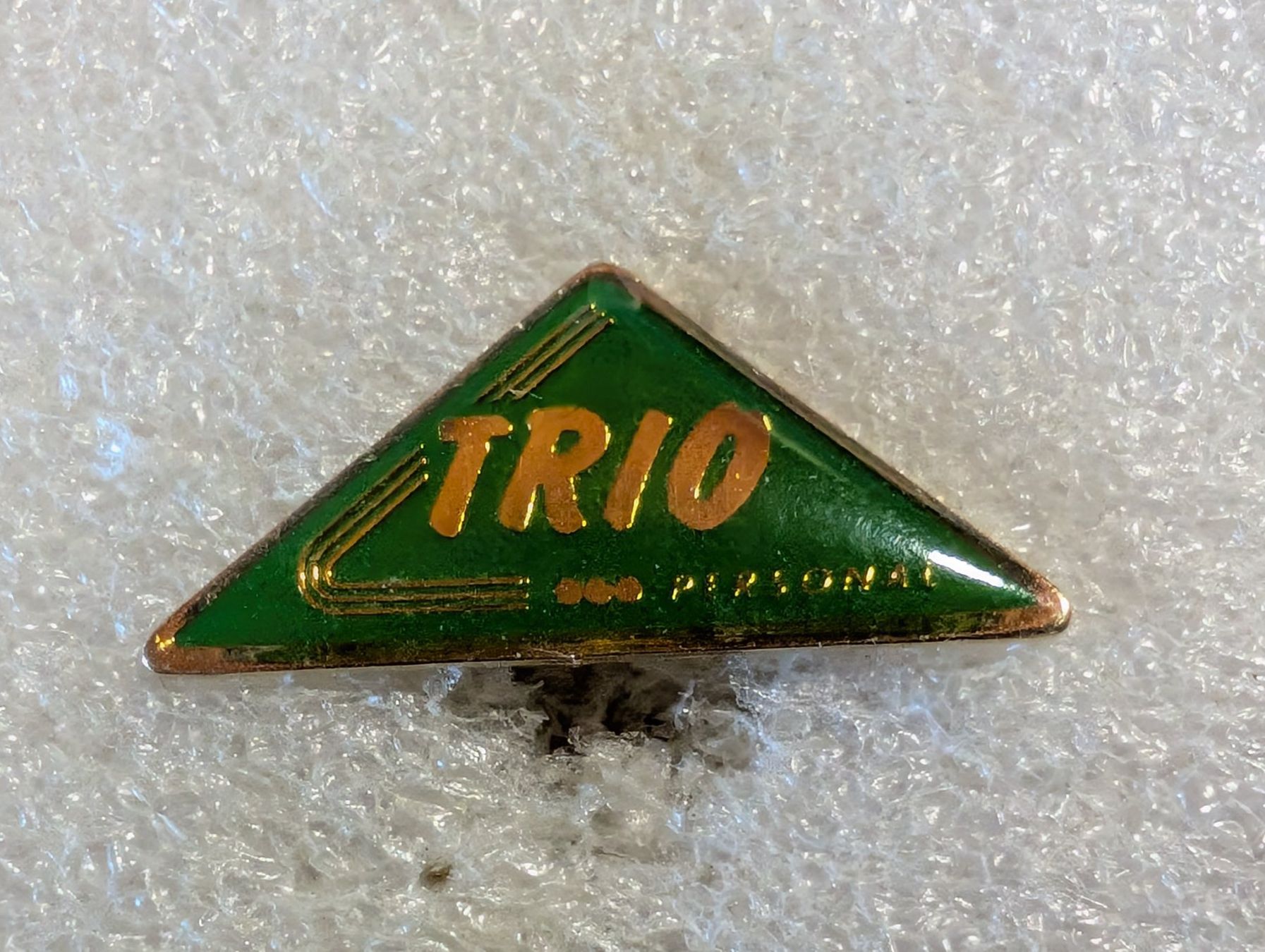 Placchette & Badge: Ansteckpin 102: Trio – Usato da Oppligen venduto da Pin-Fall-Shop