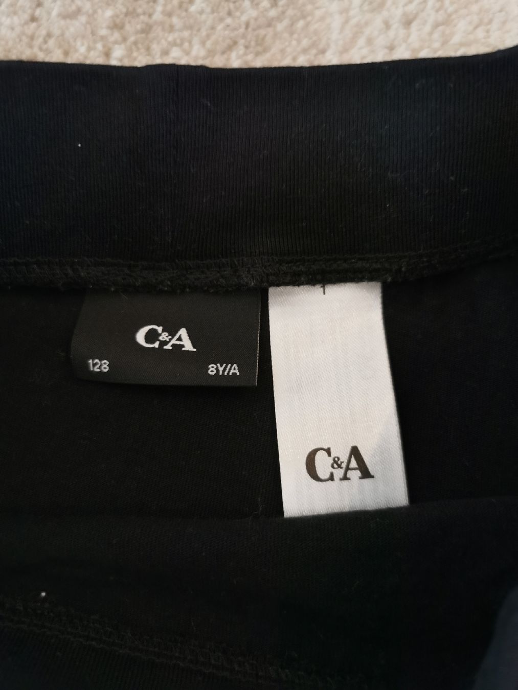 C&A Vestiti & Gonne: Schwarzer ROCK Gr. 128 C&A -  neu – Nuovo (secondo la descrizione) da Erlenbach ZH venduto da alisamilana 1
