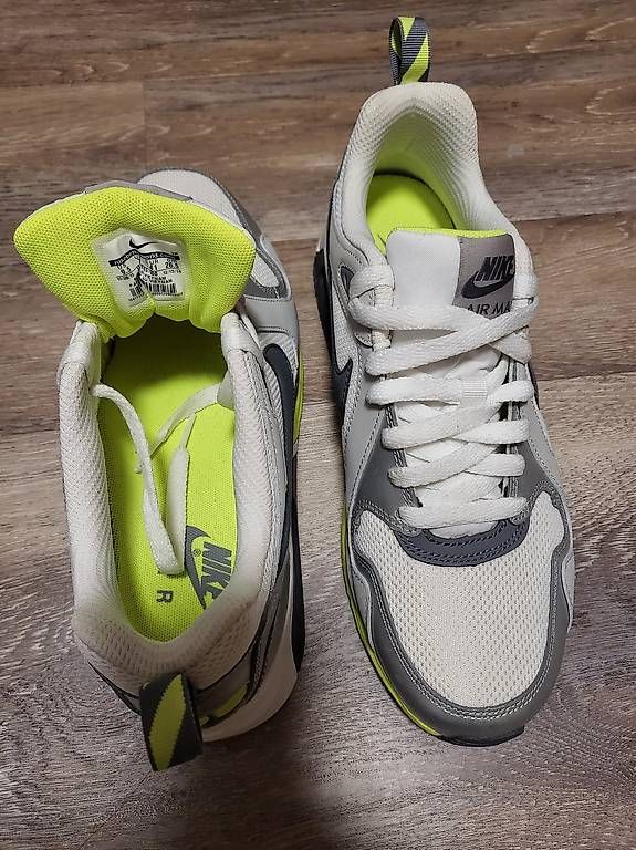 Nike Scarpe da uomo: Nike Air Max Gr. 41 – Nuovo (secondo la descrizione) da Zwingen venduto da crazy84