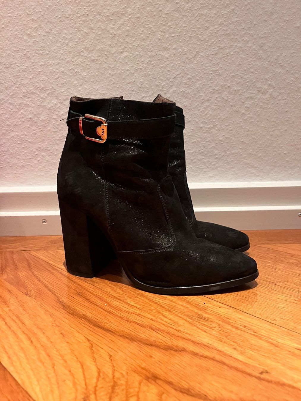 Scarpe da donna: Stiefeletten Nero Gisrdini Gr. 38 – Usato da Zürich venduto da Ksenia_RBR