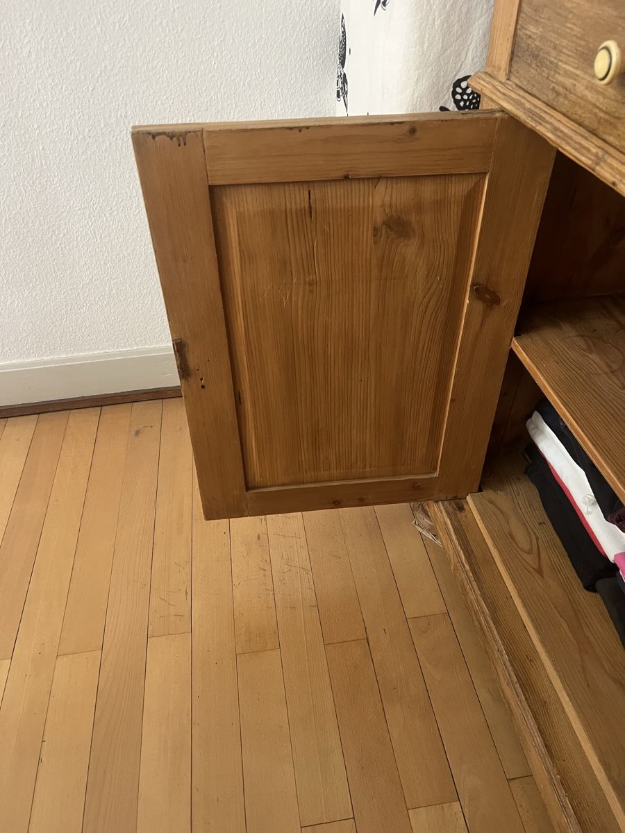 Cassettiere: WIRD ENTSORGT !! Massive Kiefer Kommode schrank holz vintage – Usato da Frenkendorf venduto da jorge0000 4