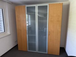 Gebrauchter Kleiderschrank 