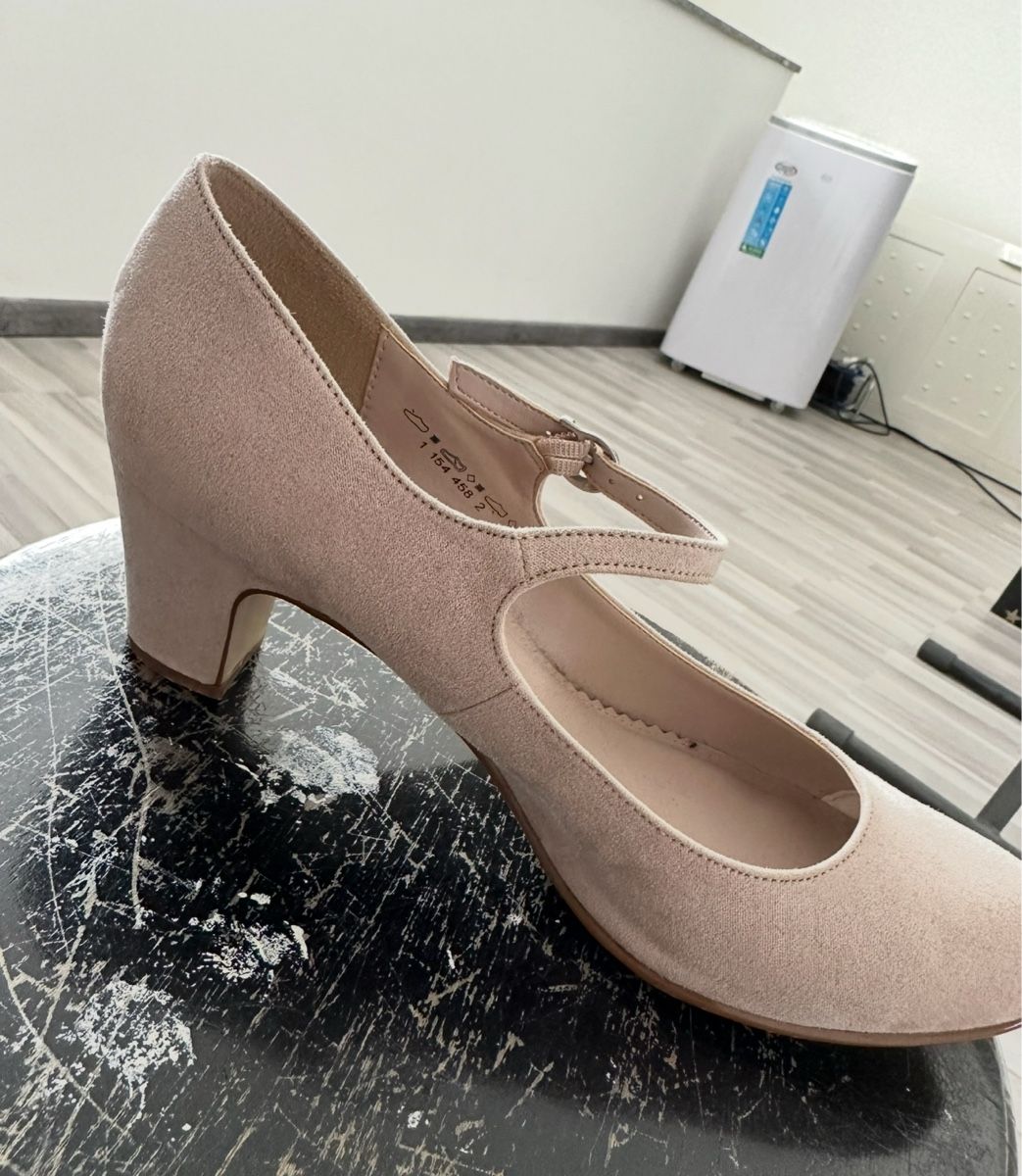 Scarpe da donna: Absatzschuhe beige Gr. 40 – Nuovo (secondo la descrizione) da Oftringen venduto da tola19 1