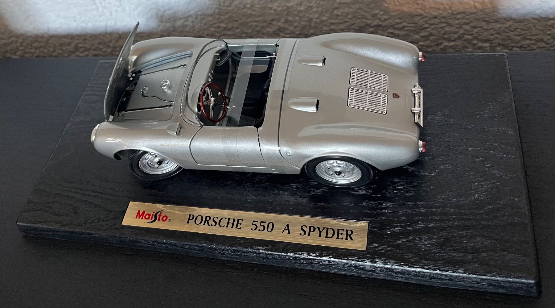 Porsche Modellini d'auto: Porsche 550 A Spyder, 1:18 – Usato da St-Cergue venduto da ncu_t267