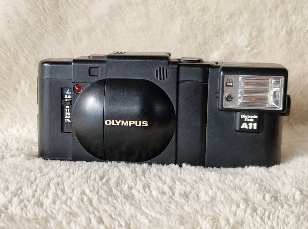 Olympus Fotocamera: Olympus XA | Point and Shoot | Analog | Film camera – Usato da Zuoz venduto da againcelig 1