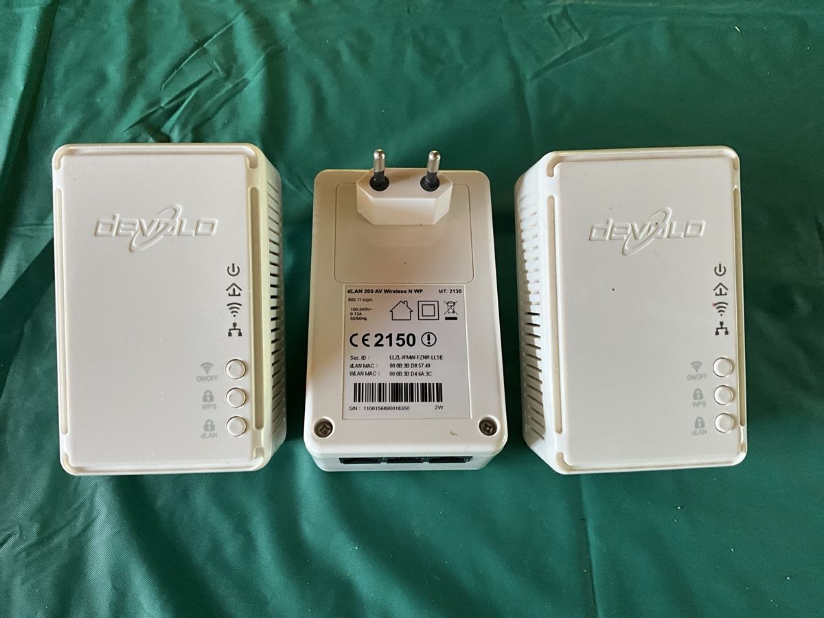 Devolo Wlan: 3x devolo dLAN 200 AV Wireless N Powerline WLAN – Gebraucht aus Berneck von deepdriller