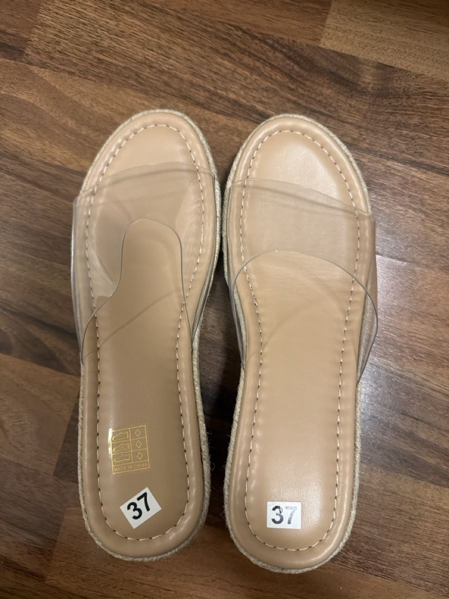 Damenschuhe: Sandaletten beige Grösse 37  – Neu (gemäss Beschreibung) aus Ennetbürgen von leejlagg 1