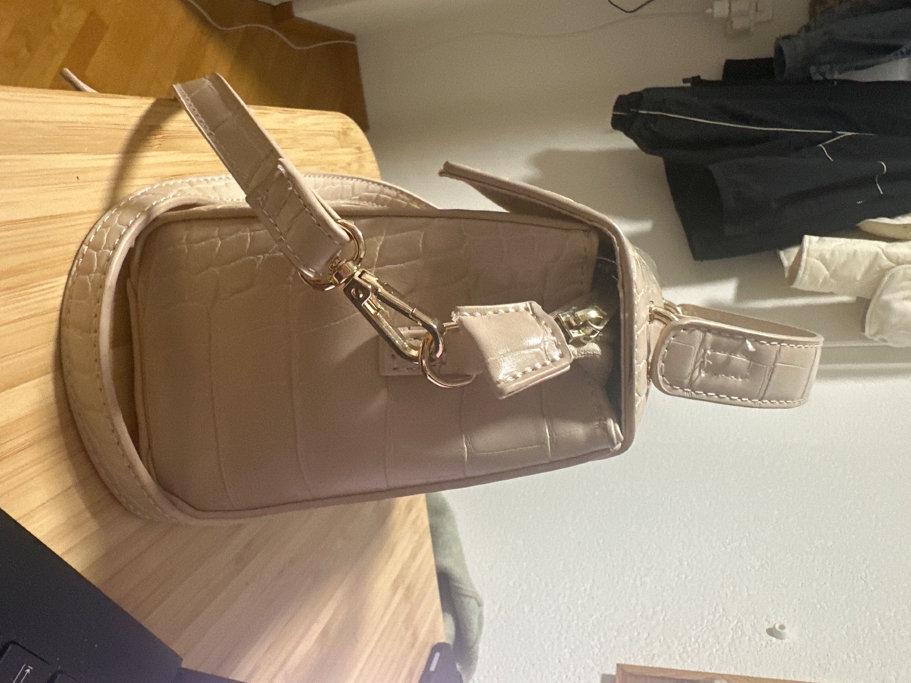 Na-kd Borse da donna: Creme Umhängetasche (NA-KD) – Usato da Ittigen venduto da kat_l7tm 2
