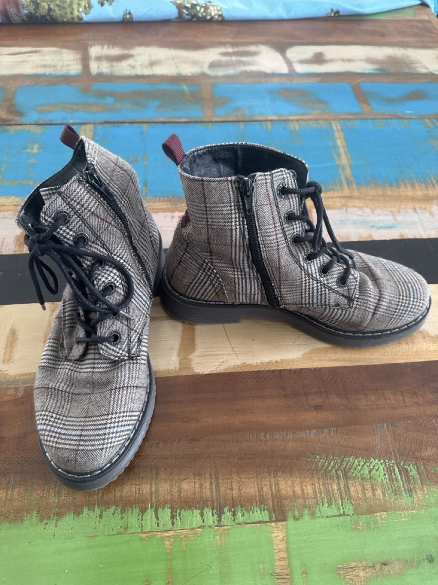 Bugatti Scarpe da donna: Bugatti Schuhe (neu, Gr. 38) – Nuovo (secondo la descrizione) da Nänikon venduto da Snorlaxtheplayer 1