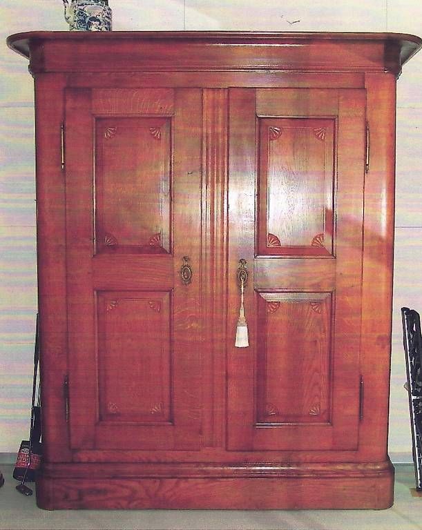 Schränke: Biedermeier Schrank aus Kirschholz – Gebraucht aus Lommiswil von Upa