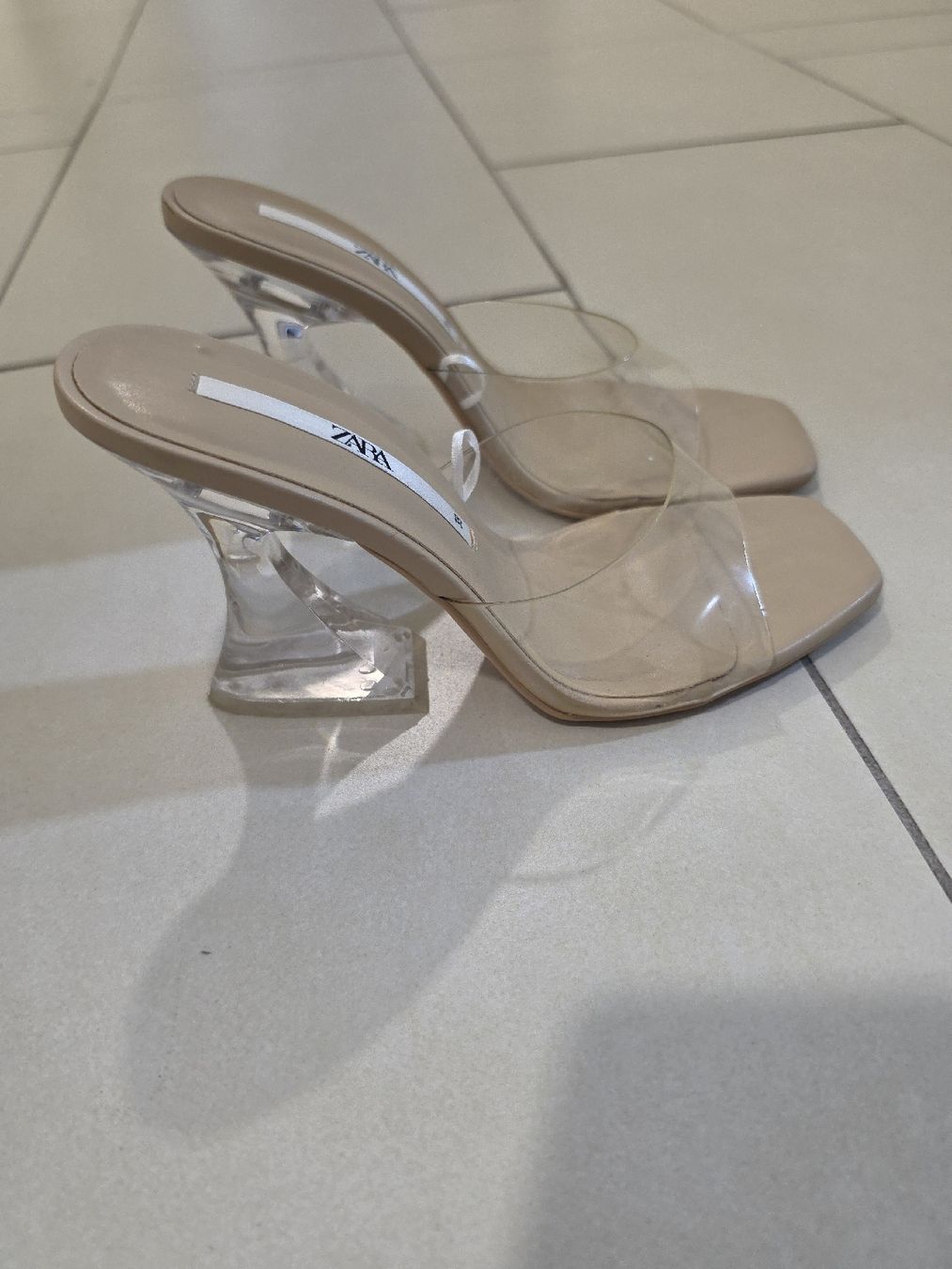 Zara Scarpe da donna: ZARA Pantoletten transparent beige Grösse 38 – Usato da Affoltern am Albis venduto da Ebruli89 2