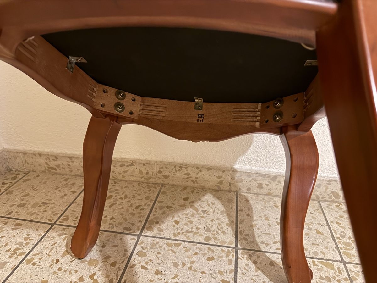 Stühle: Holzstuhl im Barockstil - Einzigartiges Design! – Gebraucht aus Pfäffikon SZ von Tissot-Rado 6