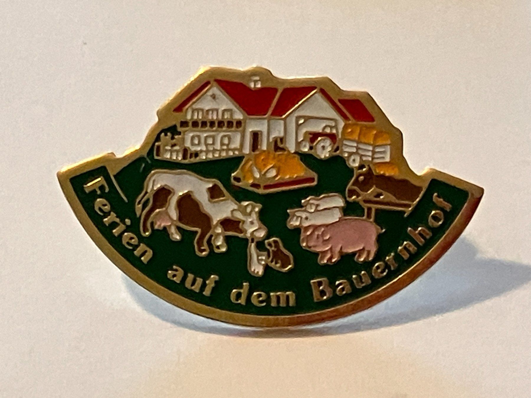 Placchette & Badge: 1 Pin Ferien auf dem Bauernhof – Usato da Basel venduto da djwwpp