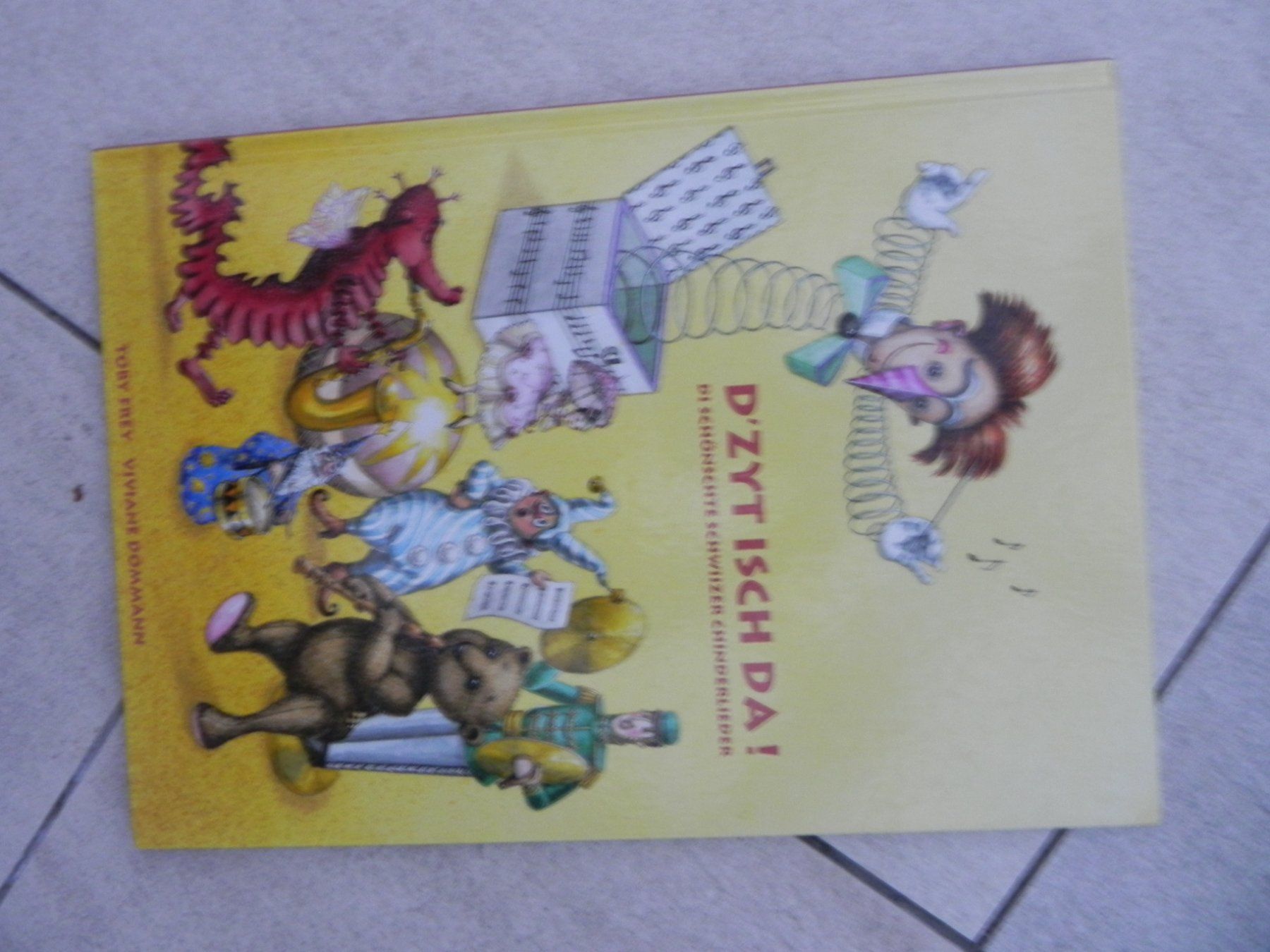 Libri: D'Zyt isch da! Schweizer Kinderlieder Buch – Usato da Stallikon venduto da pcerny16 1