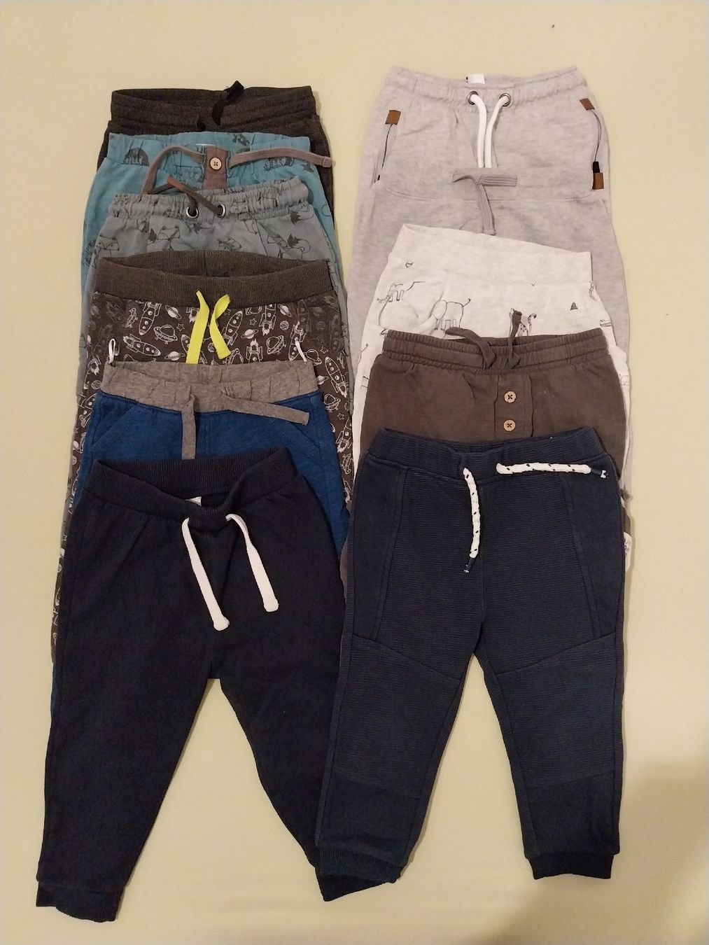 Pantaloni: Jungenhosen Herbst/Winter Grösse 86 – Usato da Oetwil am See venduto da catzwoll 1
