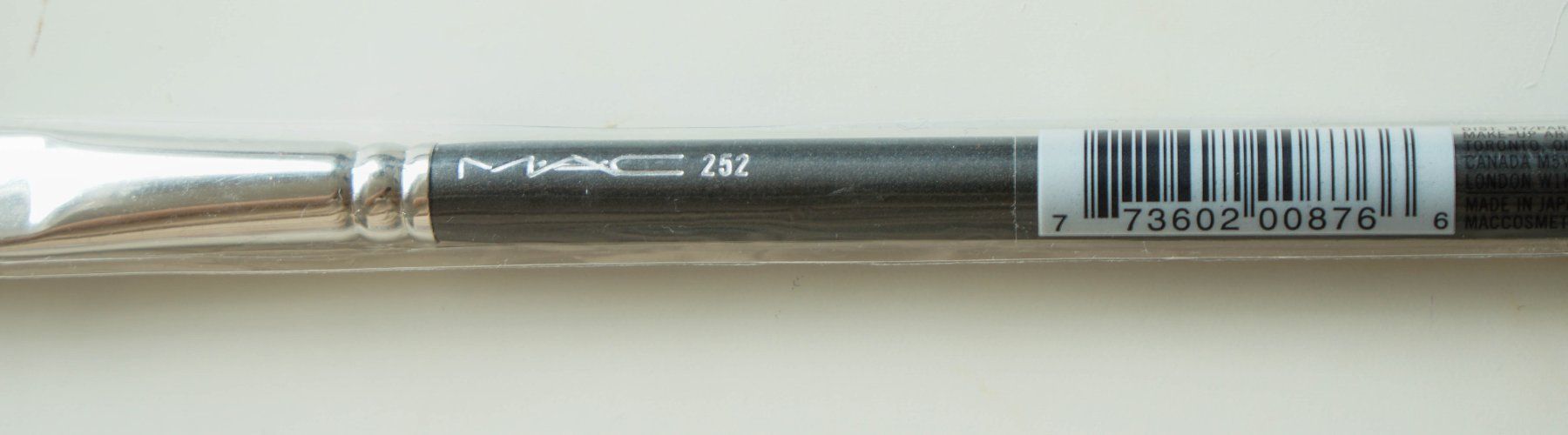 Make-up: MAC Large Shader Brush/Pinsel 252 - NEU – Nuovo e nell'imballaggio originale da Zürich venduto da sambaum 3