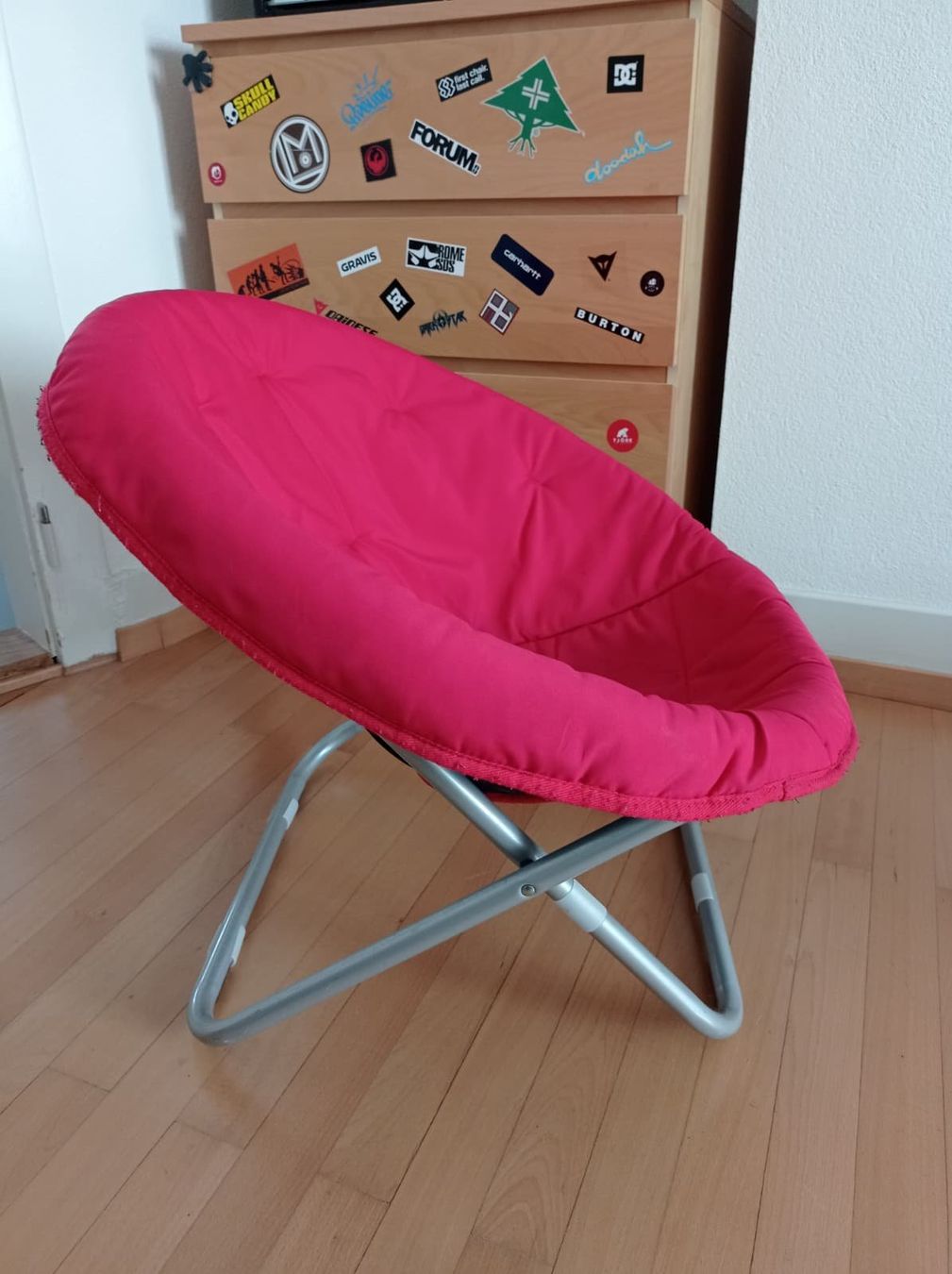 Ikea Poltrone: roter Sessel – Usato da Bern venduto da spa_ybz5 2