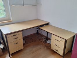 Gut erhaltenes Schülerpult