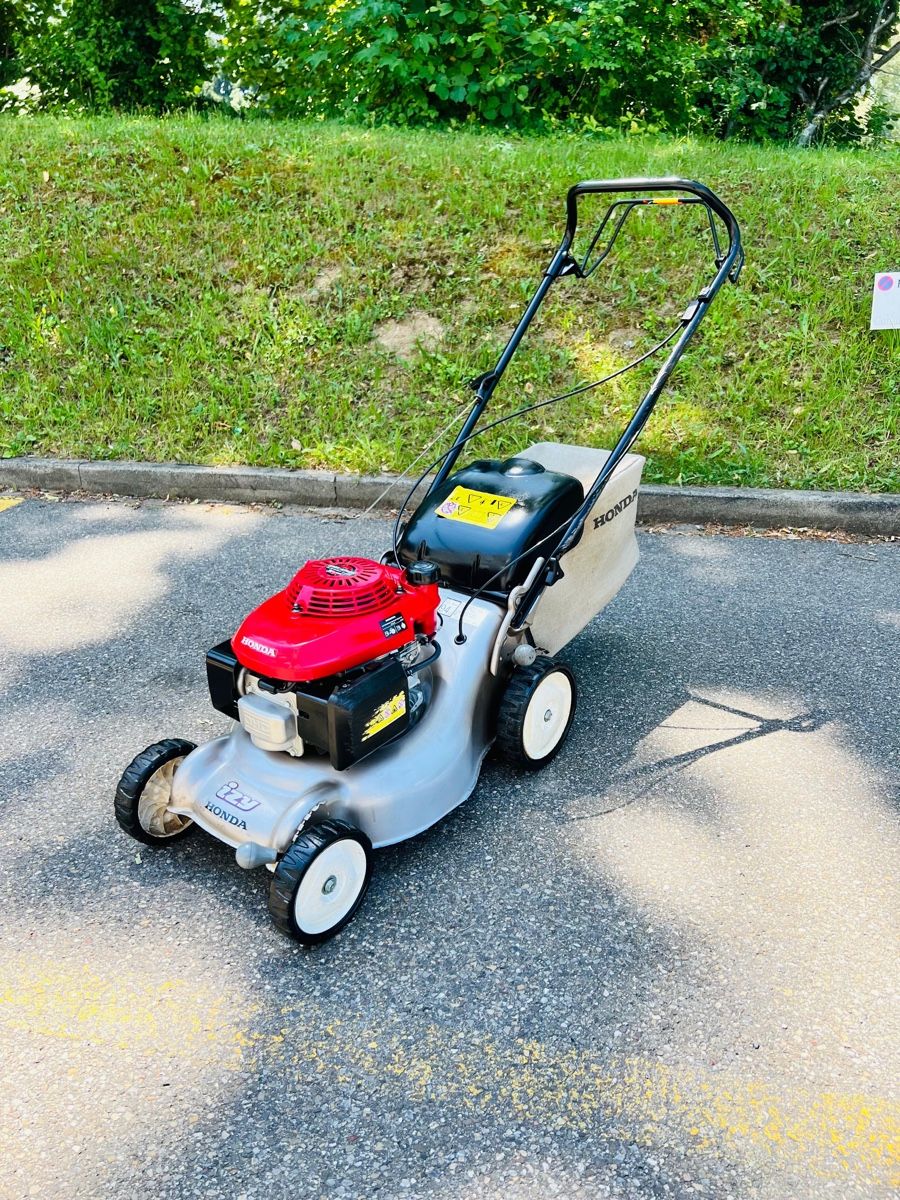Honda Tondeuses à gazon: Rasenmäher Honda Profi  – D'occasion à Urdorf par mas_5wfz 2