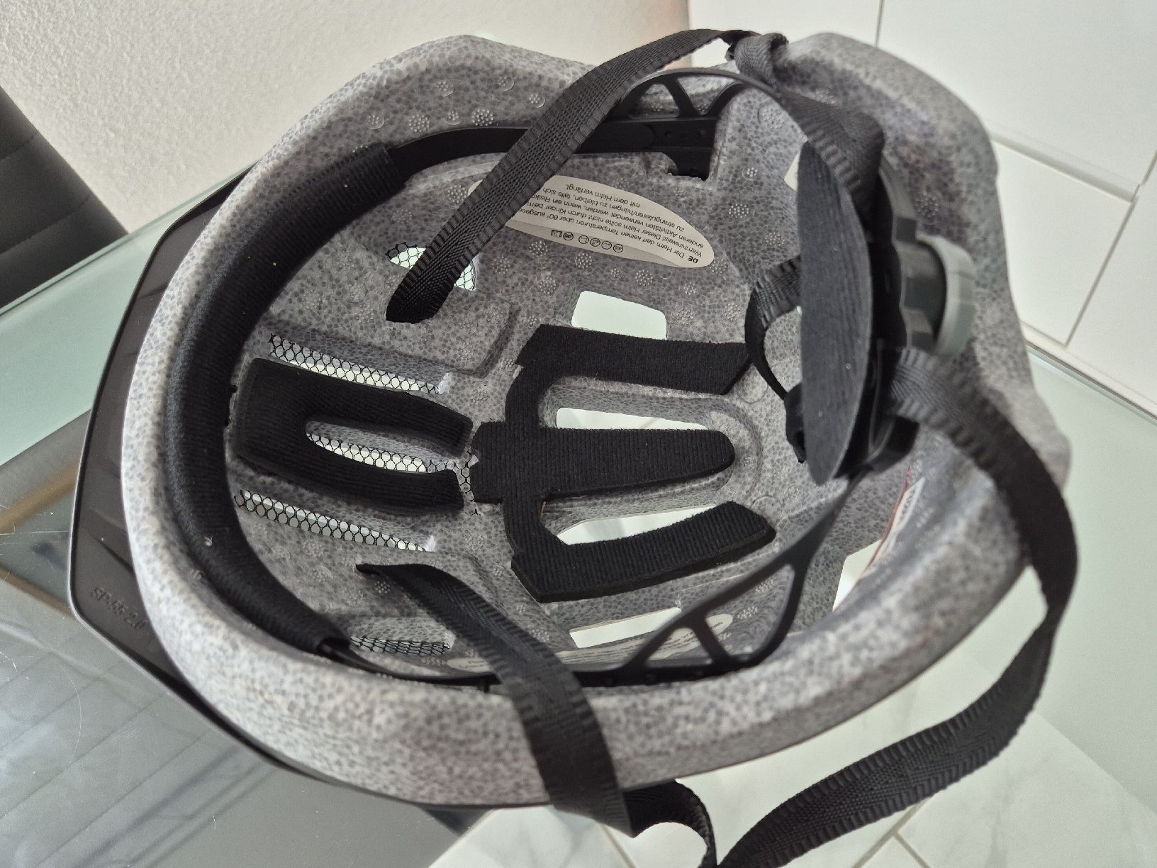 Caschi: Velohelm Gr.54-59 NEU! – Nuovo (secondo la descrizione) da Oetwil am See venduto da Janina5 3