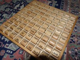 Hölzerne Einmaleins-Tafel, Lernspiel für Kinder aus Holz