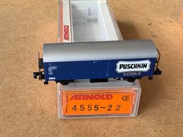 Arnold 4555 - 22 Guterwagen Vodka