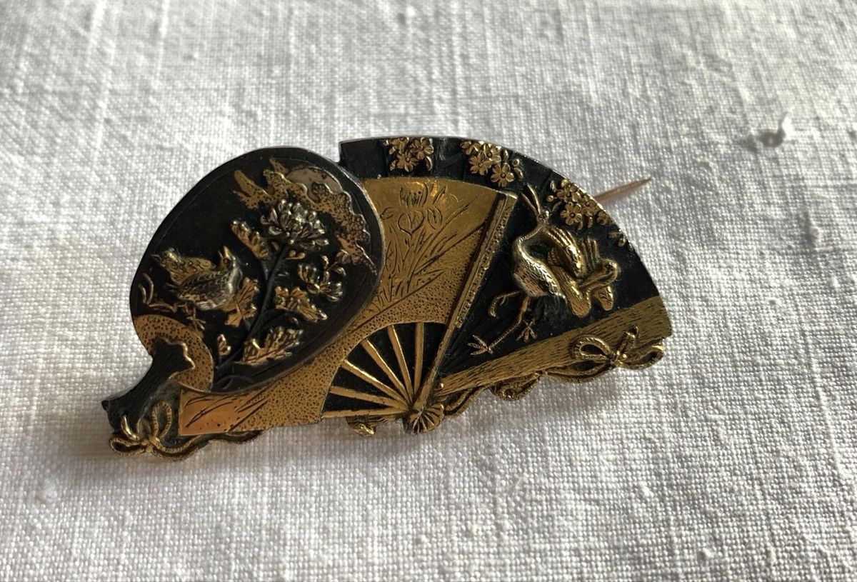 Spille & Fermagli: Broche Japonais Éventail Doré – Usato da Fiez venduto da Kirafinds 1
