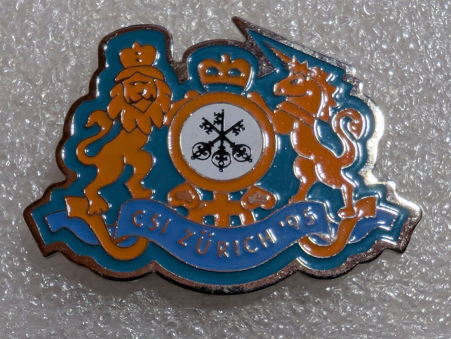 Plaquettes & Badges: Ansteckpin 285: CSI – D'occasion à Oppligen par Pin-Fall-Shop