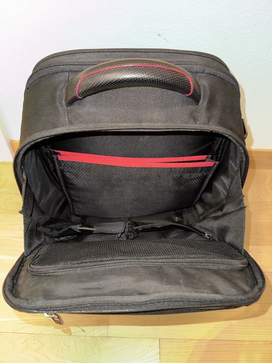 Samsonite Zaini: Samsonite Pro-DLX 5 Laptop Backpack 15.6 Inch – Usato da Kilchberg ZH venduto da aas_7h5z 5
