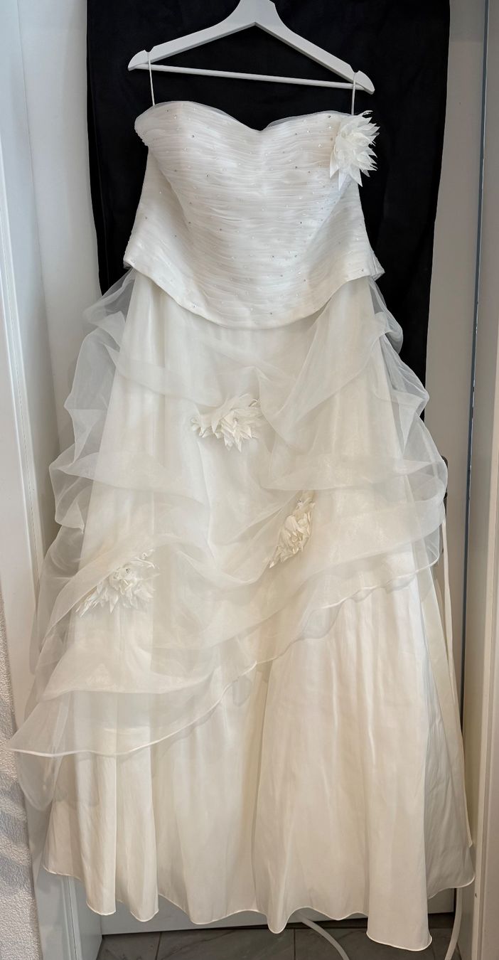 Vestiti: Wunderschönes  Brautkleid / Hochzeitskleid – Usato da Schaan venduto da chinchillali