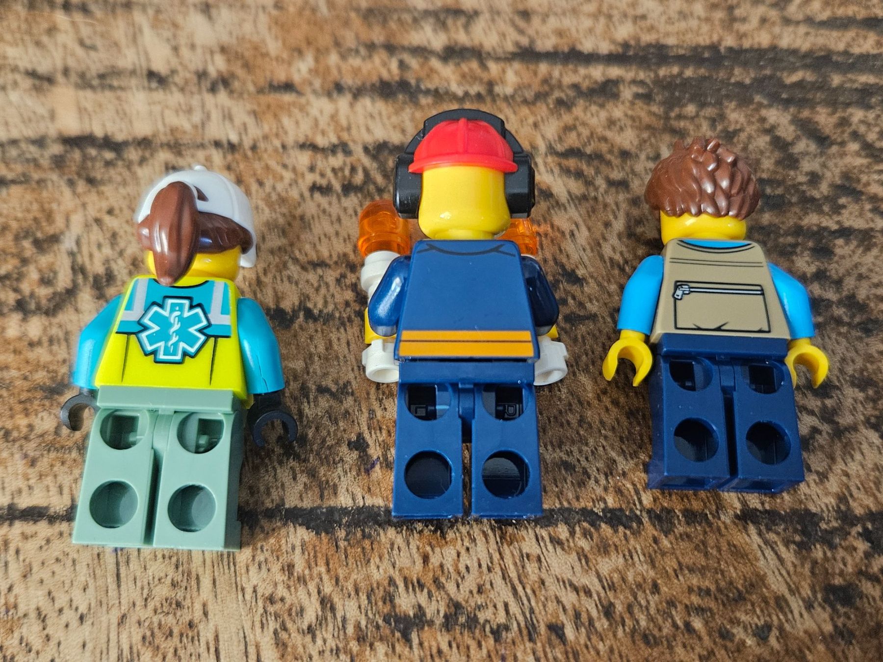 Lego Kit di costruzioni: lego lot de 3 figurines – Usato da Confignon venduto da Ecrofigs 1
