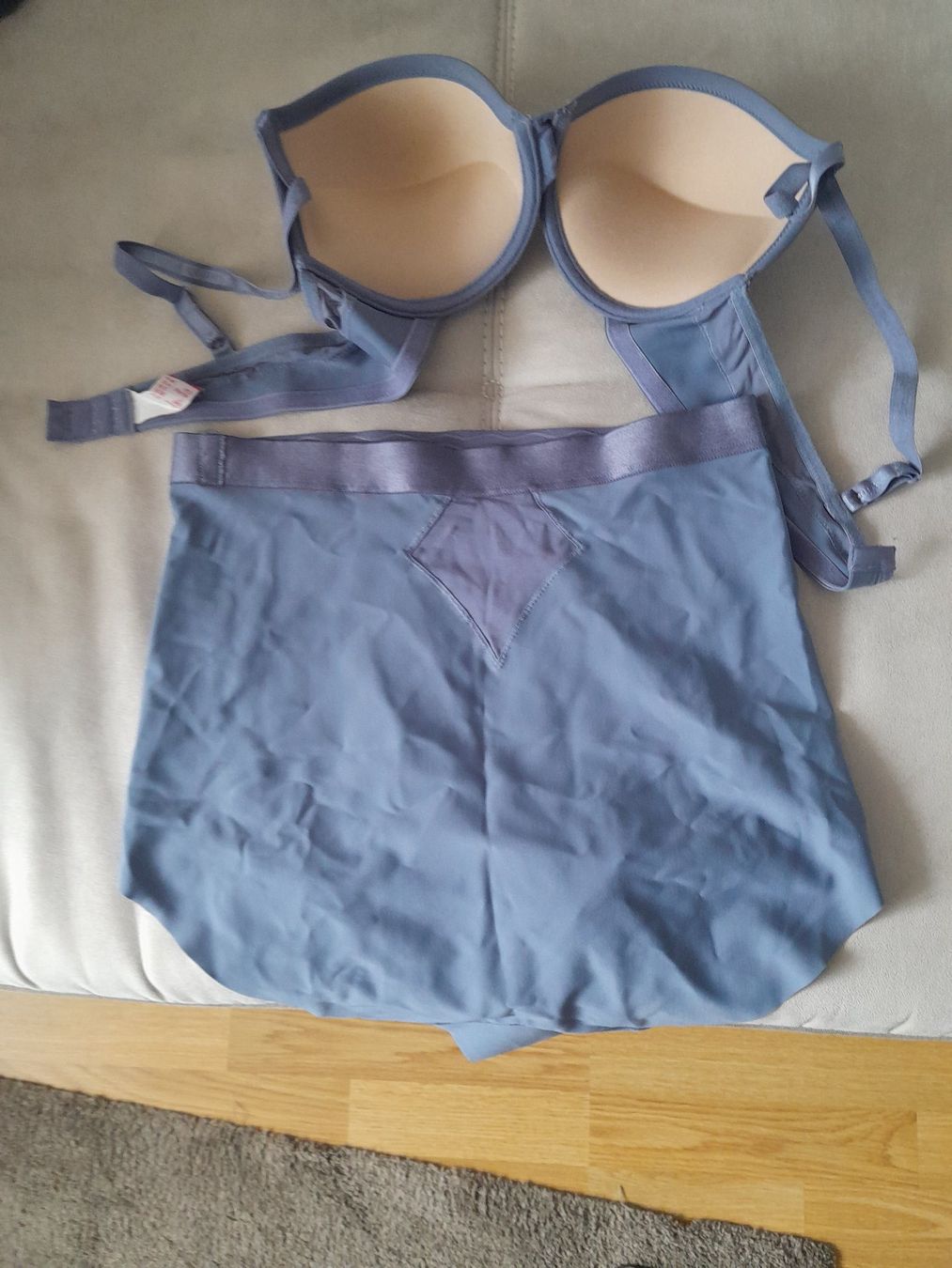 Altra biancheria intima: Triumph Set - BH & Shaping Pants – Nuovo (secondo la descrizione) da Zürich venduto da Sustainability 1