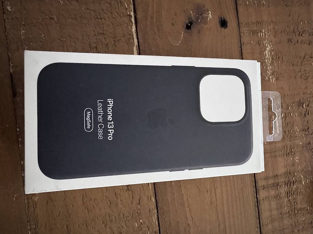 Apple Cover & Protezioni schermo: Original Apple Silikon Case iPhone 13 – Nuovo e nell'imballaggio originale da Bad Ragaz venduto da bapedibupedi 1