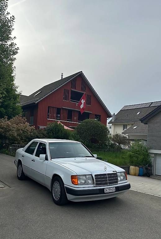 Autos: Mercedes-Benz W124 230 E – Gebraucht aus Langenthal von Goergens10