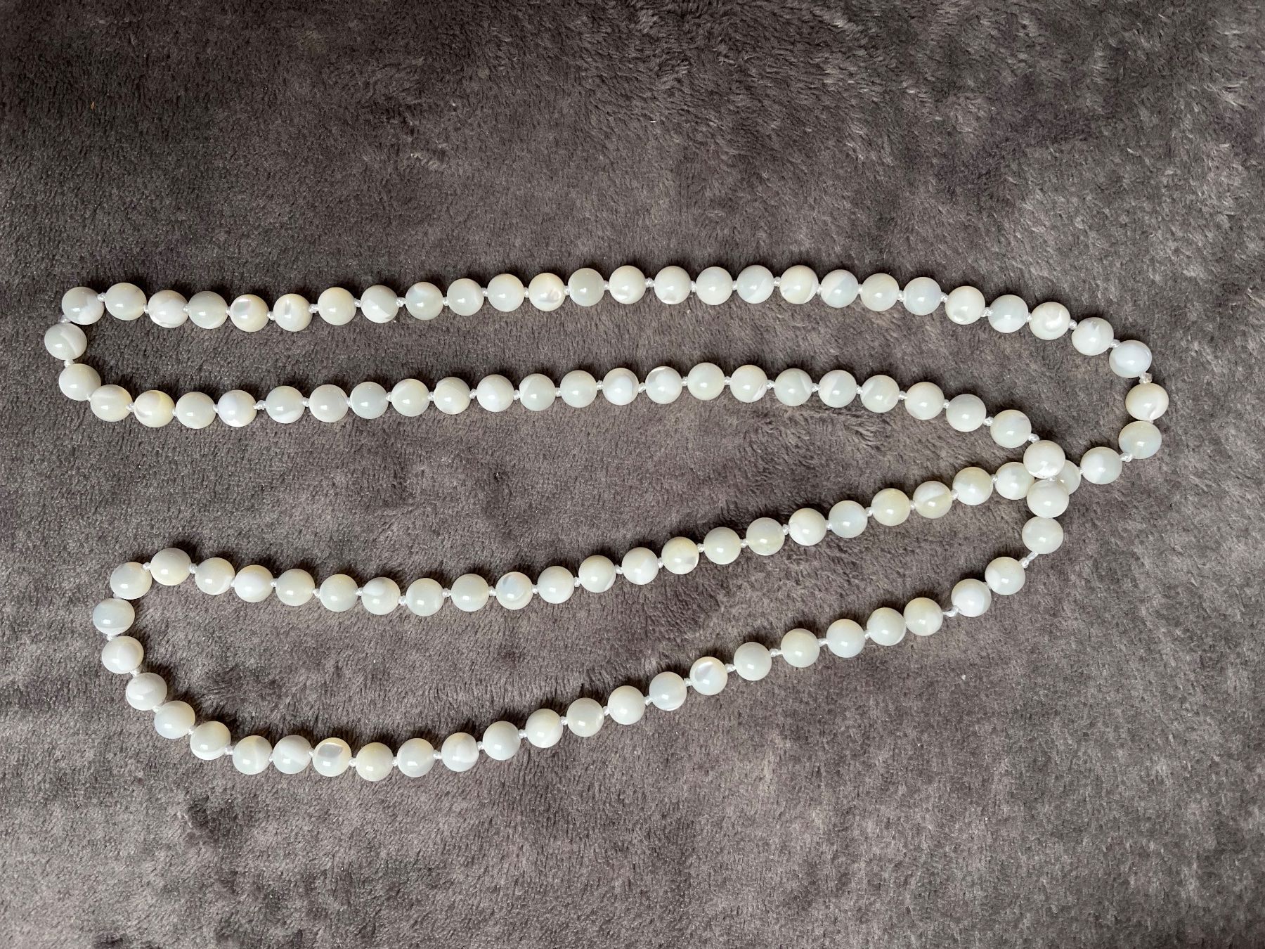 Ketten: collier de perles blanches en agate – Gebraucht aus La Rippe von Leg_pupasch 1