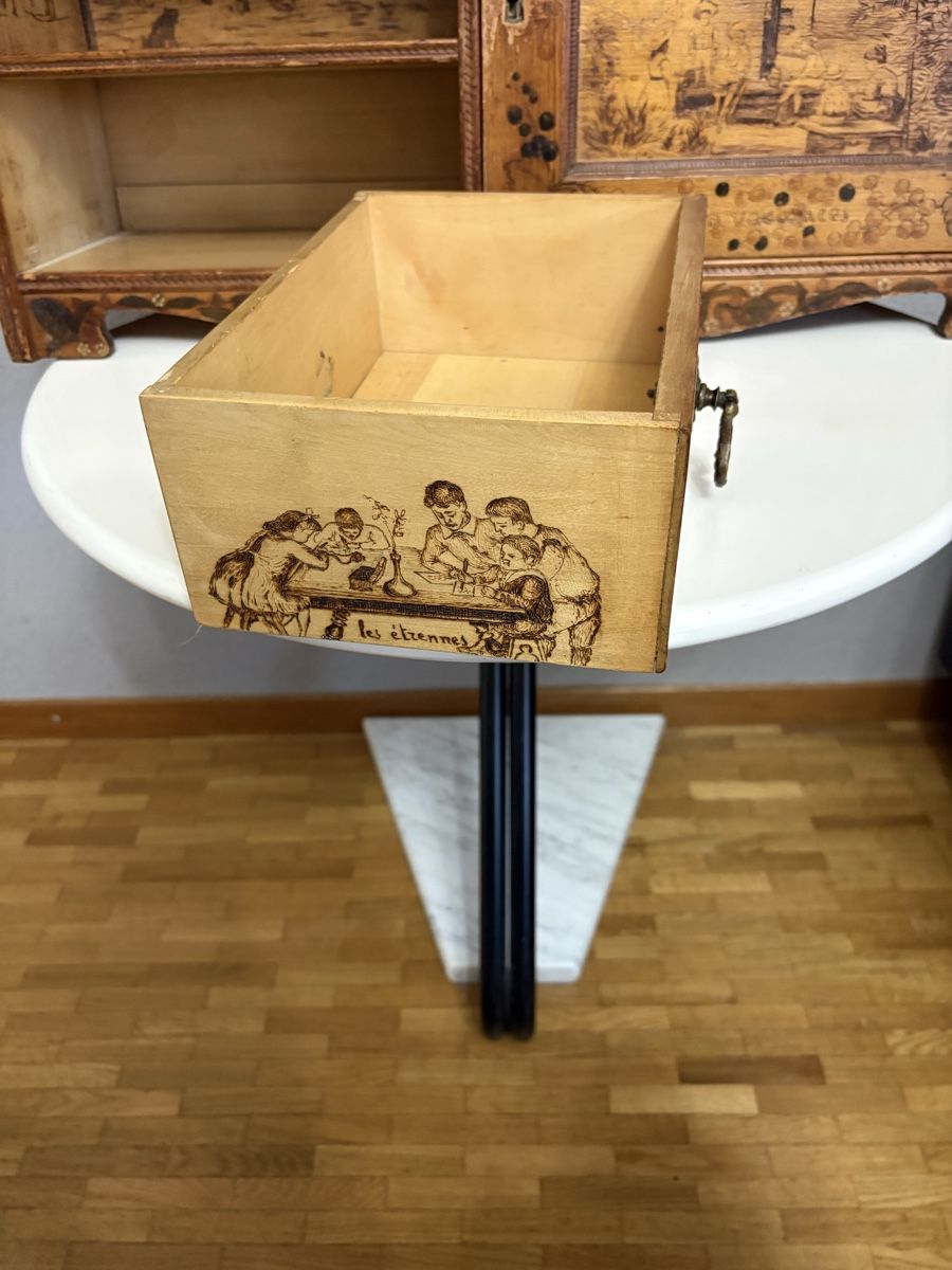 Credenze: Rare meuble ancien pyrograver – Usato da petit lancy venduto da FerreiraLuis 2