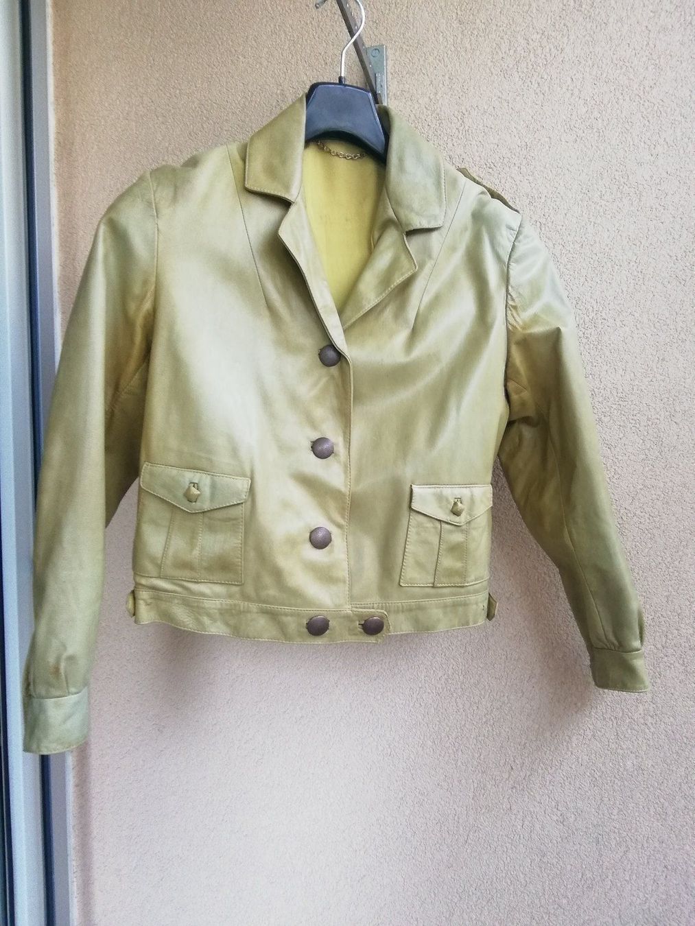 Jacken: Vintage Kurze Damen Lederjacke Gr. M – Gebraucht aus Zürich von Layadea