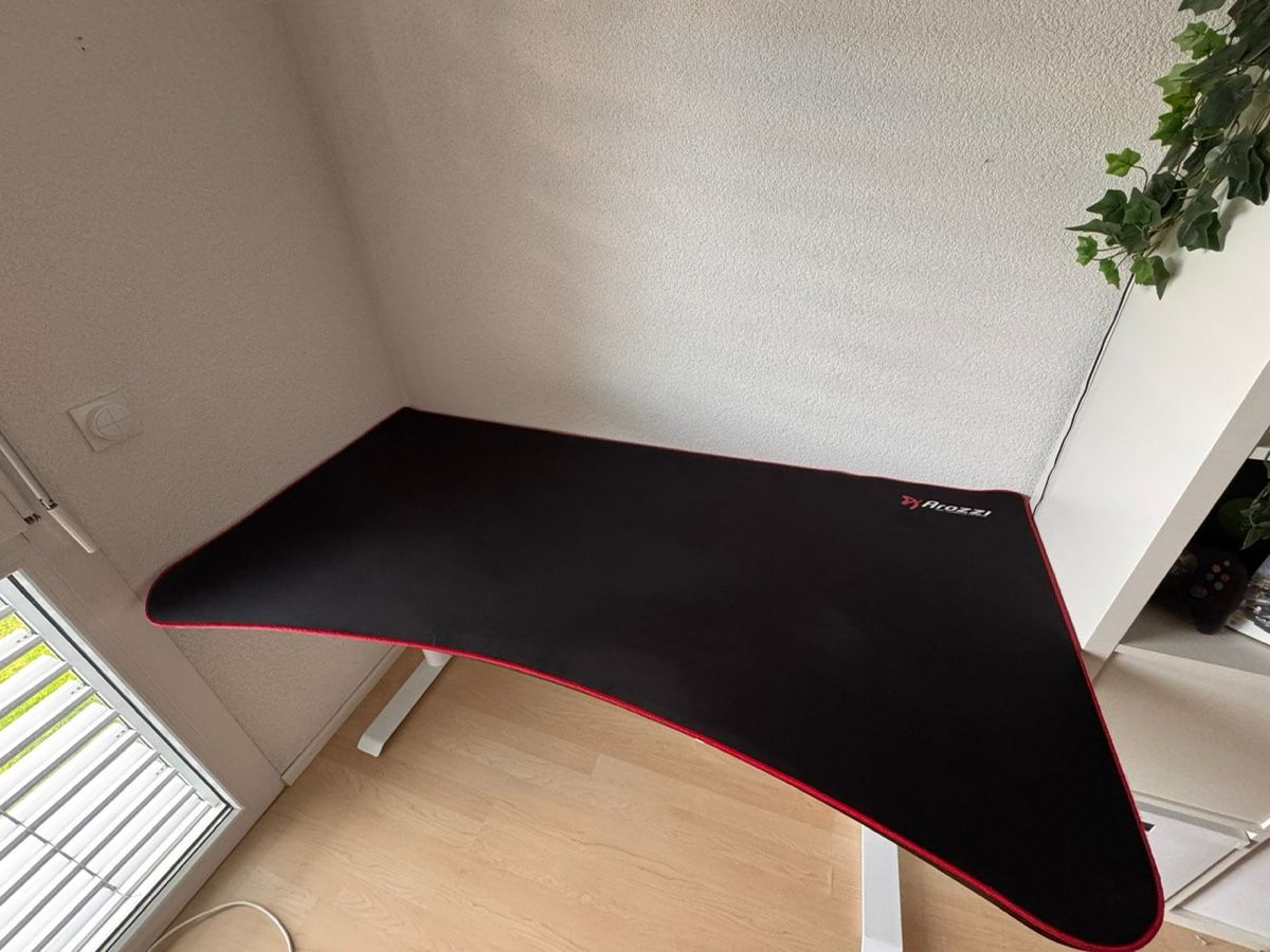 Schreibtische: Arozzi Arena 160cm – Gebraucht aus Lyss von Koetie 1