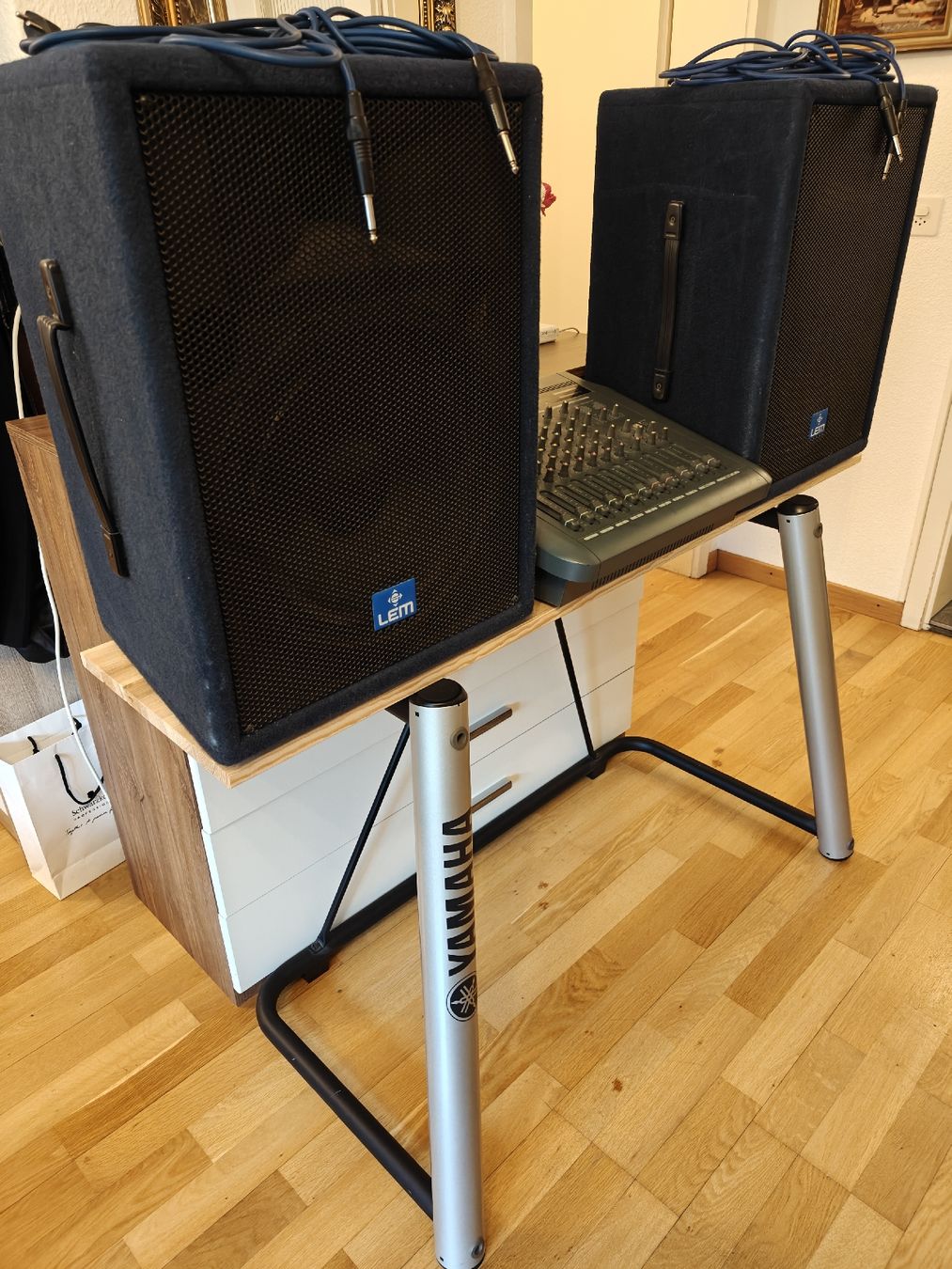 Lem Console di mixaggio: Evolution 400E Powermixer und LEM PFM 12.2 Lautsprecher – Usato da Basel venduto da ele_v98t 1
