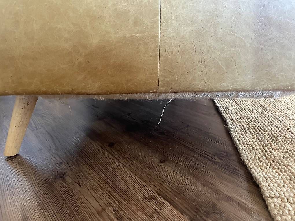 Maisons du monde Sofas: Canapé cuir véritable, maison du monde – Gebraucht aus Cressier FR von feh_6bbf 4
