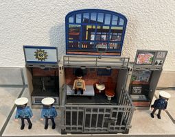 Playmobil Set - Polizeiwache mit Zubehör