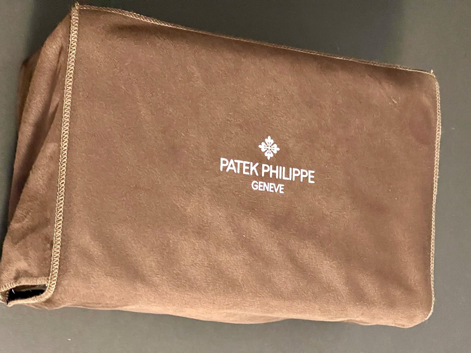 Patek Philippe Orologi: Patek Philippe 5524G-001 de 2024 Full Set – Usato da Sion venduto da ROBY_ROBY_ROBY 6