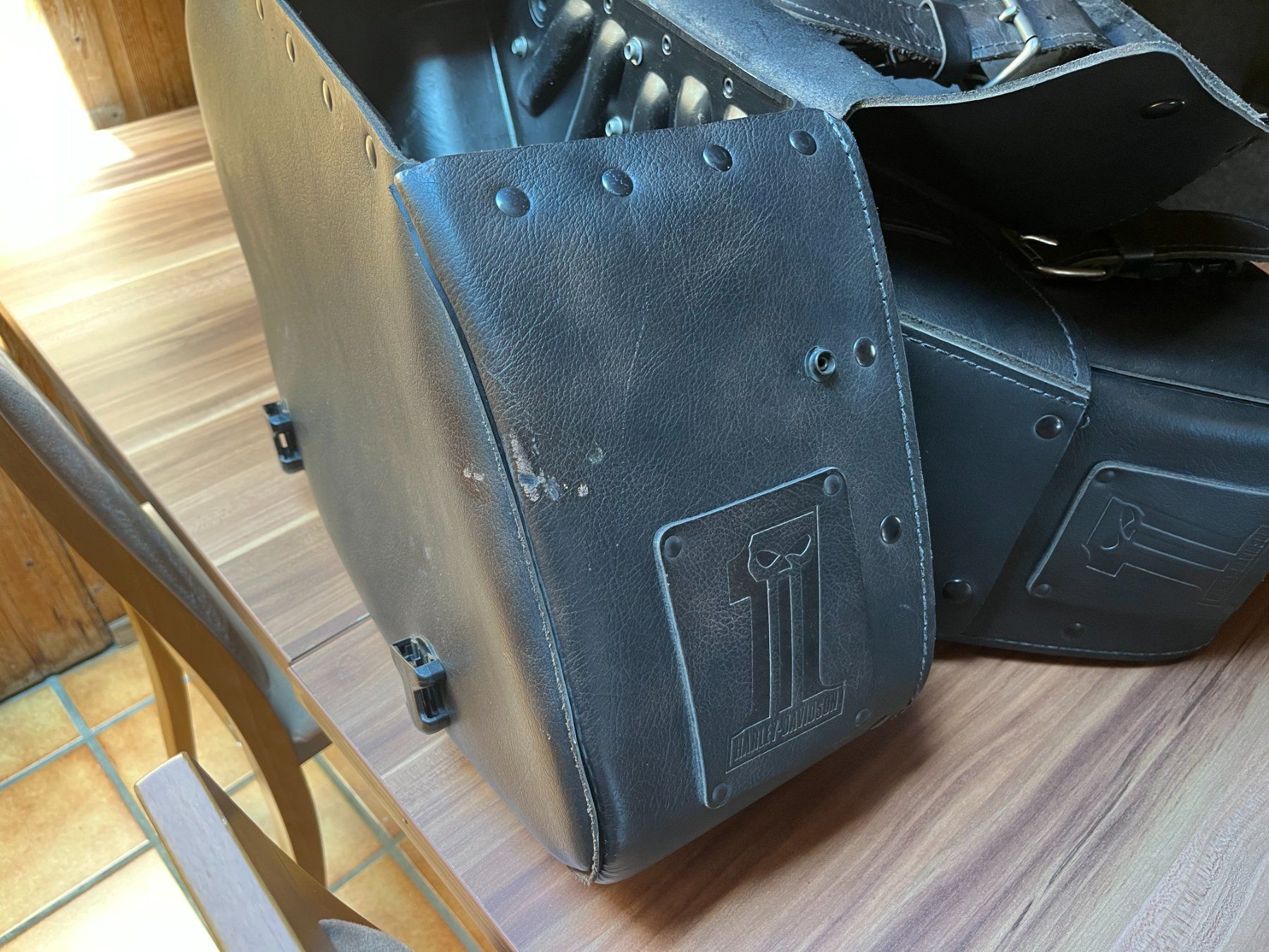 Harley-Davidson Tutti i ricambio per moto: Harley-Davidson Fat Bob 2010 FXDF Dyna Saddlebags Pair – Usato da Montreux venduto da sca_zsy9 8
