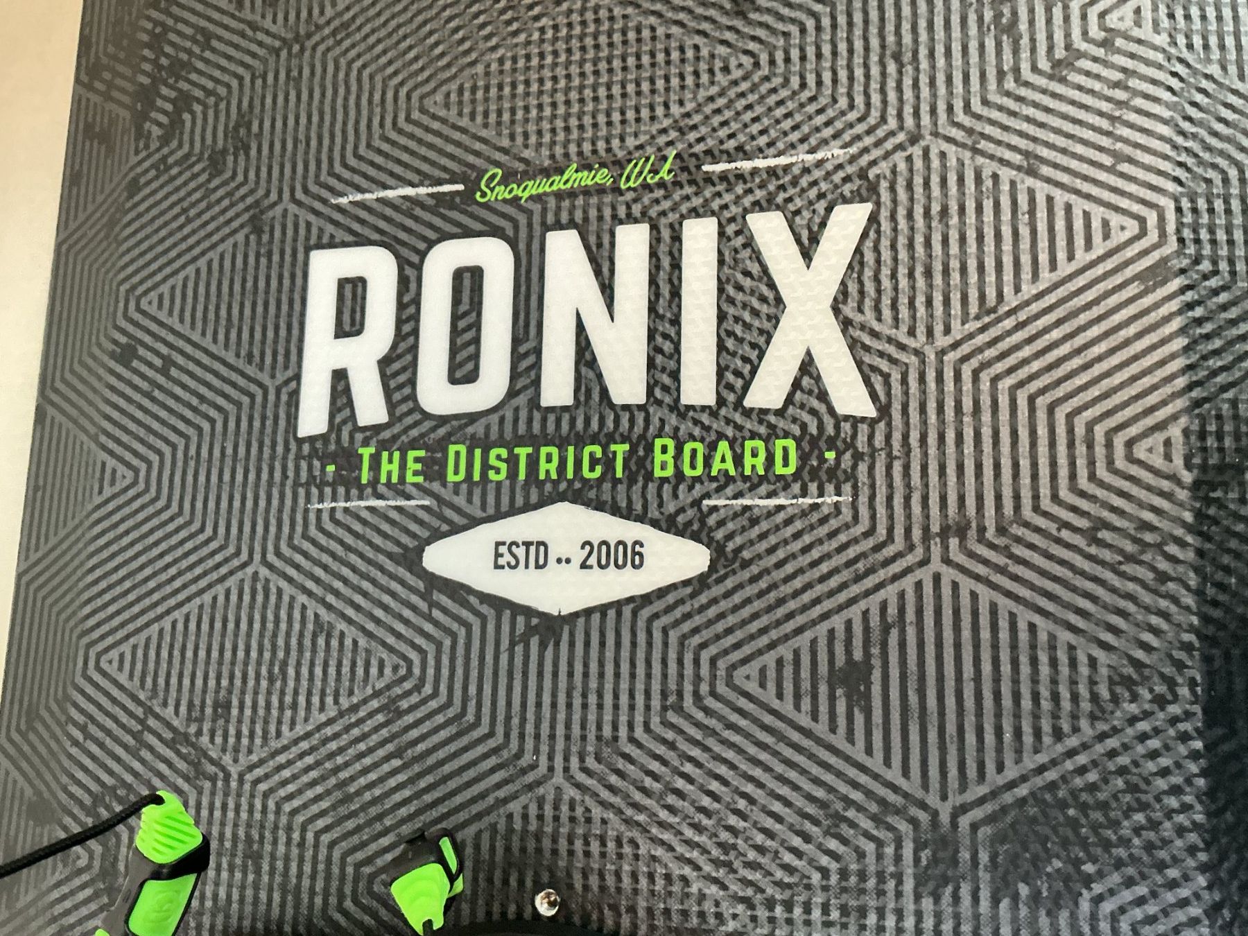 Ronix Surfboards & Schwimmbrette: RONIX Wakeboard the District 150 cm / Gr. 40 - 45.5 – Gebraucht aus Richterswil von Restwert_Richterswil 4