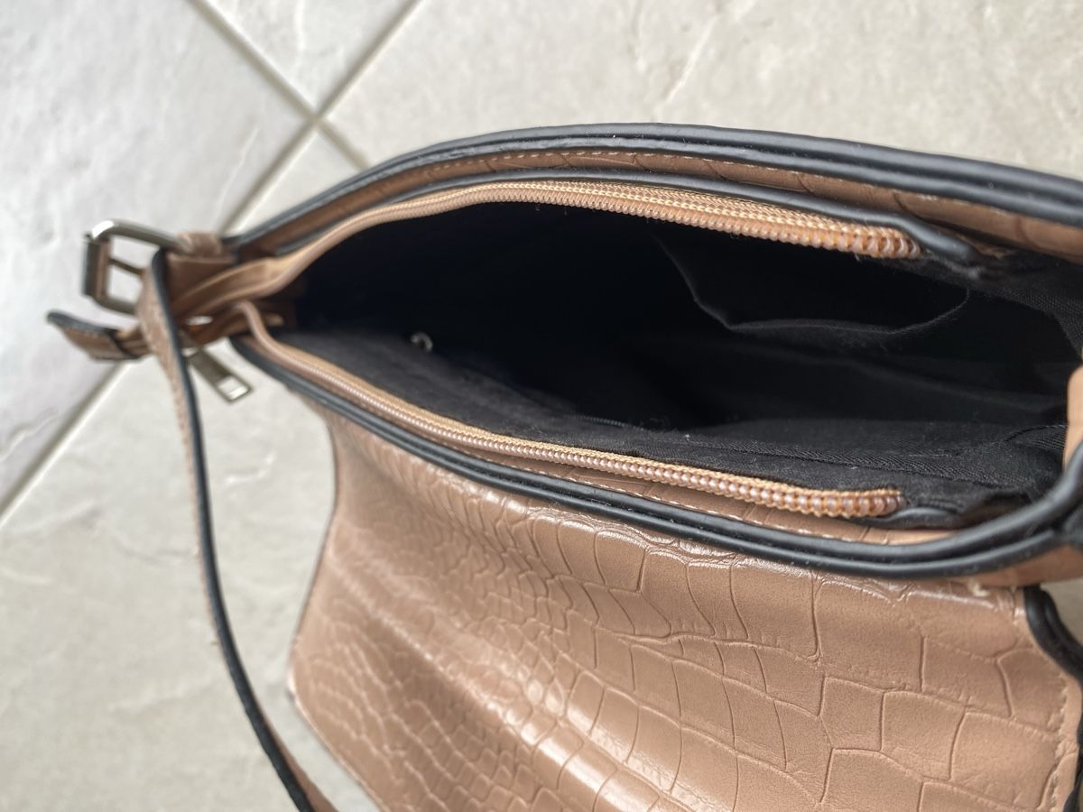 Borse da donna: Schöne Handtasche in Kroko-Optik – Nuovo (secondo la descrizione) da Bolligen venduto da giu_2gf5 1