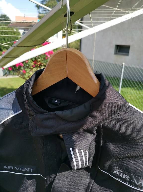 Giacche: Neuwertige Motorrad Jacke S – Usato da Leuzigen venduto da Loop_t 4
