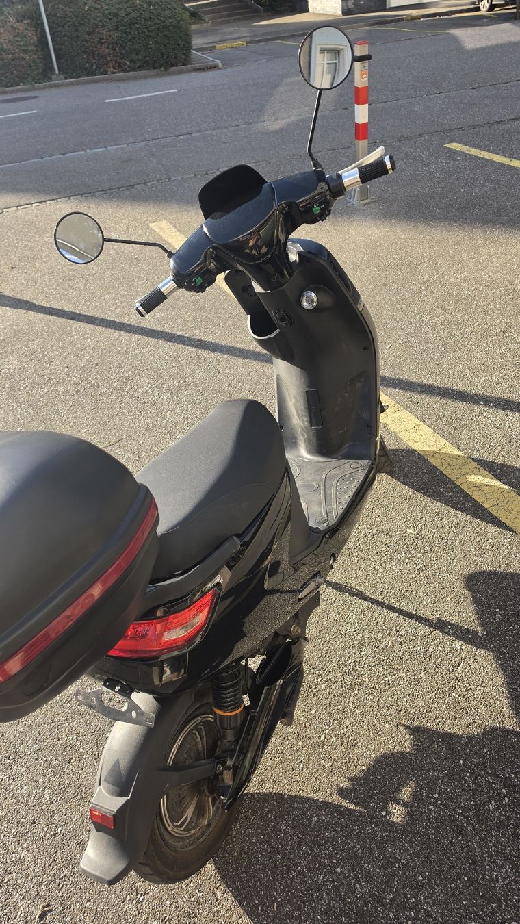 Scooters: Eroller nur 700km – Gebraucht aus Olten von jos_q9k6 2