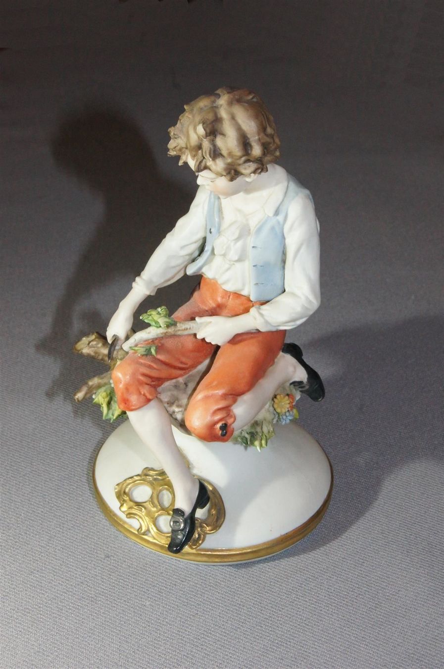 Statuette: Junge schneidet Stecken überm Knie – Usato da Geroldswil venduto da ARTEFACTO 4