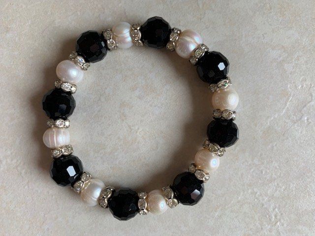 Armbänder & -reifen: Armband Perlen, Onyx, Strass schwarz weiss – Neu und originalverpackt aus Uster von ARFAJ18